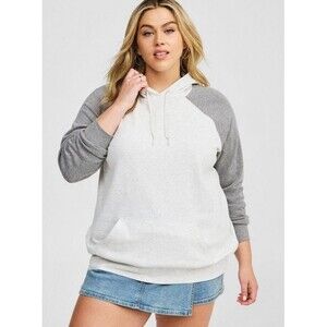 NWT Torrid Classic Fit Cozy Fleece Raglan Hoodie Heather Gray Colorblock Size 1X